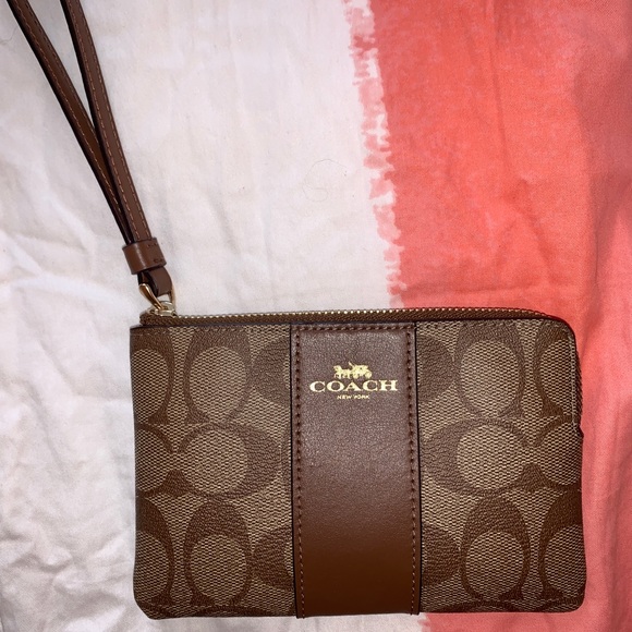 Coach Handbags - Coach Wristlet